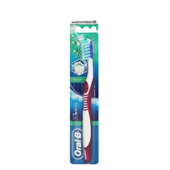 ORAL-B 3D WHITE FRESH MEDIUM